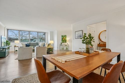 apt-3a-530 Valley Rd, Montclair, NJ, 07043-2732 | Card Image