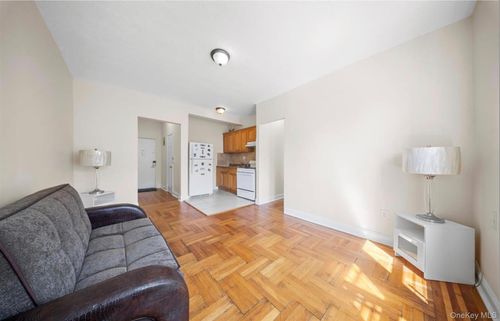 4d-1372 Shakespeare Ave, Bronx, NY, 10452-1834 | Card Image