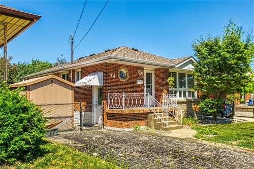 44 Clarendon Ave, Hamilton, ON, L9A3A1 | Card Image