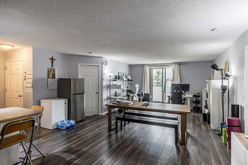 407-9 Country Village Bay Ne, Calgary, AB, T3K5J8 | Card Image