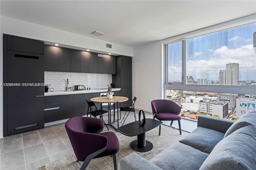 2806-227 Ne 2nd St, Miami, FL, 33132-2384 | Card Image