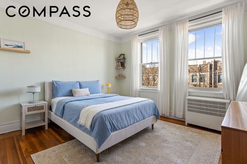 52a-35-21 80th St, Jackson Heights, NY, 11372-4946 | Card Image