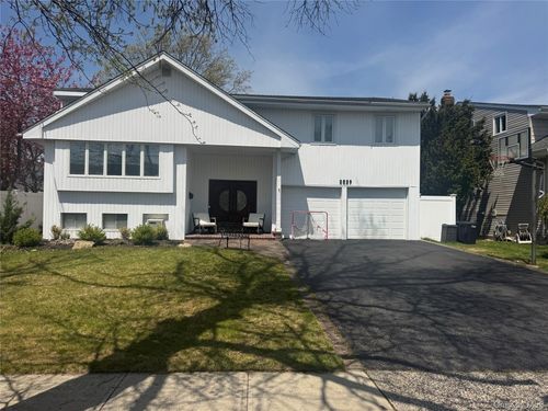2039 Ellen Dr, Merrick, NY, 11566-5405 | Card Image