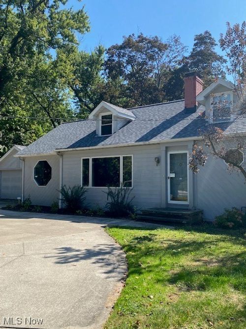 28862 Eddy Rd, Willoughby Hills, OH, 44092-2625 | Card Image