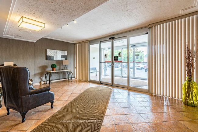 403 - 40 Harrisford St, Condo with 2 bedrooms, 2 bathrooms and 1 parking in Hamilton ON | Image 5