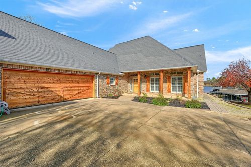 214 Kiowa Dr E, Lake Kiowa, TX, 76240-9245 | Card Image