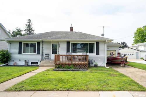 507 W Quarry St, Maquoketa, IA, 52060-2123 | Card Image