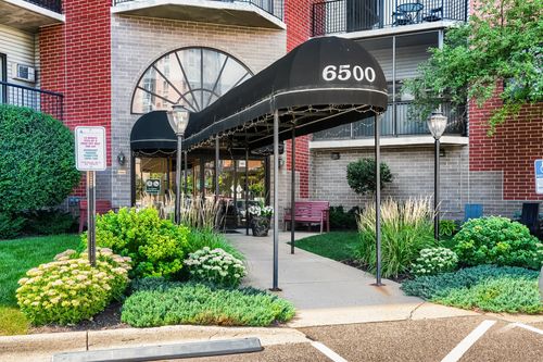 601-6500 Woodlake Dr, Richfield, MN, 55423-1388 | Card Image
