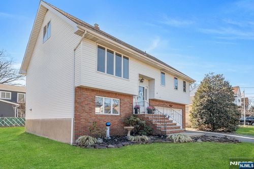 191 Pershing Rd, Clifton, NJ, 07013-3458 | Card Image