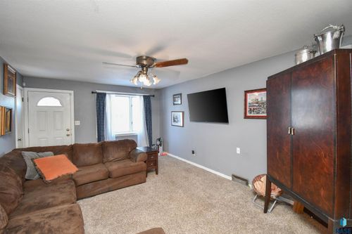 408 S Lyndale Ave Avenue, Sioux Falls, SD, 57104 | Card Image