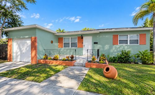 805 S 26th Ave, Hollywood, FL, 33020-5704 | Card Image