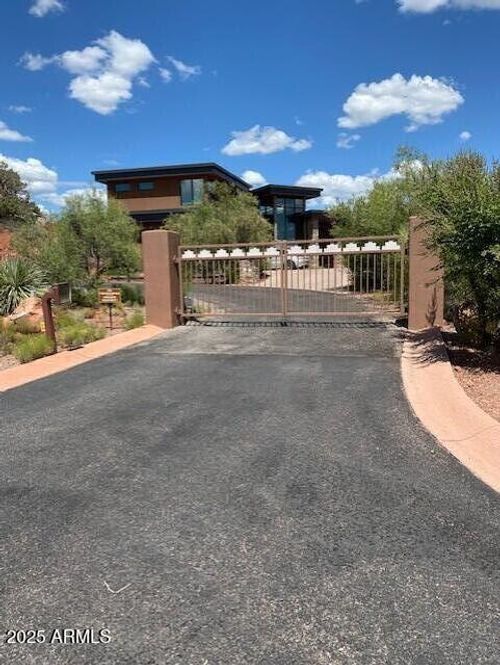 71-25 Spring House Dr, Sedona, AZ, 86336-3869 | Card Image