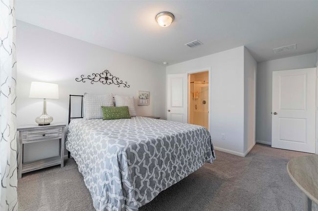 Bedroom #4 with ensuite full bath | Image 22