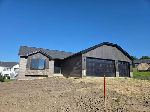 2 Marie Cir, Elysian, MN, 56028-7517 | Card Image