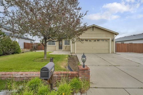 6530 Tejon Ct, Sun Valley, NV, 89433-6641 | Card Image