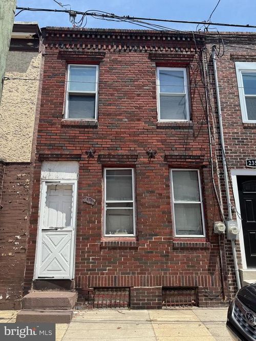 2355 Wilder St, PHILADELPHIA, PA, 19146-4111 | Card Image