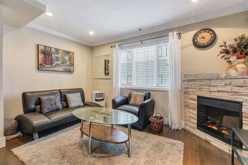 8787 Oak St, Vancouver, BC, V6P4B4 | Card Image