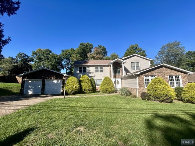 Cunningham Dr, West Orange, NJ 07052