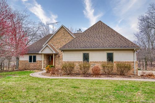 6400 Sober Rd, Fowlerville, MI, 48836-9572 | Card Image