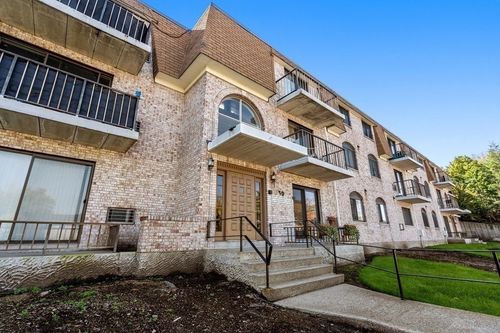 apt-303-30 High St, Dedham, MA, 02026-2842 | Card Image