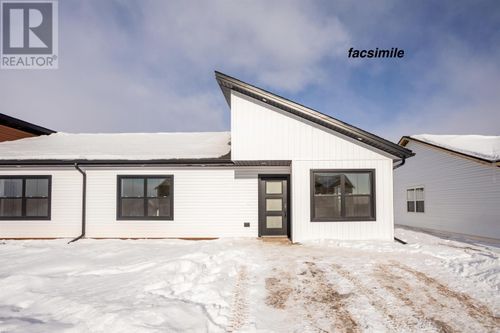 73 Violet Cir, Charlottetown, PE, C1A0K6 | Card Image