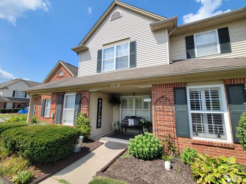 21587 Majestic Dr, Trenton, MI, 48183-7622 | Card Image