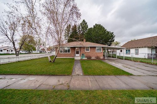 211 E Pine Street, Shelley, ID, 83274 | Card Image