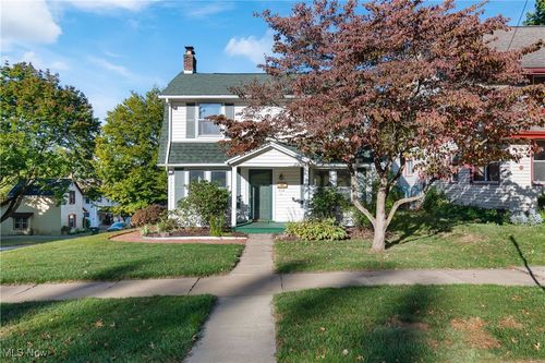 702 College Ave, Wooster, OH, 44691-2916 | Card Image