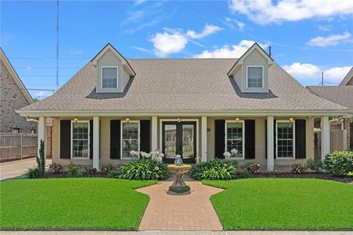 3209 Delille St, Chalmette, LA, 70043-3073 | Card Image