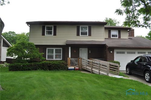 6652 Sue Ln, Maumee, OH, 43537-1253 | Card Image