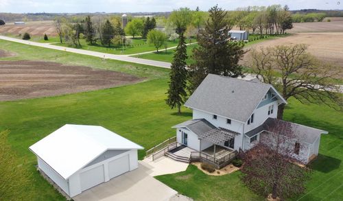 11432 Willow Ave, Cresco, IA, 52136-8389 | Card Image