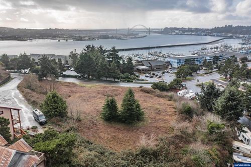 1005 Se Bay Bl, Newport, OR, 97365 | Card Image