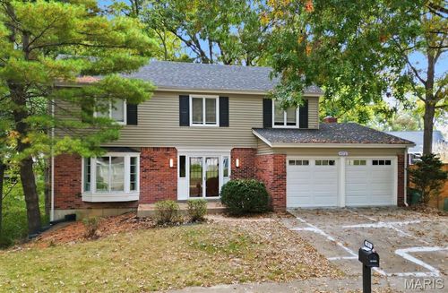 972 Sunburst Ct, Manchester, MO, 63021-6937 | Card Image