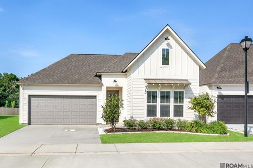 8932 Southlawn Dr, Baton Rouge, LA, 70810-2676 | Card Image