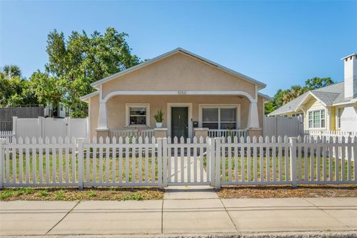 1050 22nd Ave N, St Petersburg, FL, 33704-3222 | Card Image