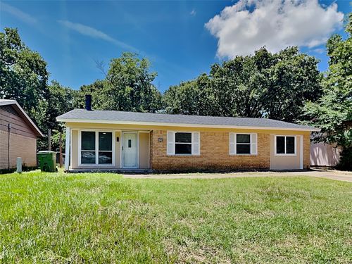 12504 Shorecrest Ln, Balch Springs, TX, 75180-1948 | Card Image