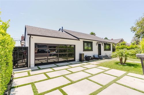 10414 Tiara St, North Hollywood, CA, 91601-1523 | Card Image