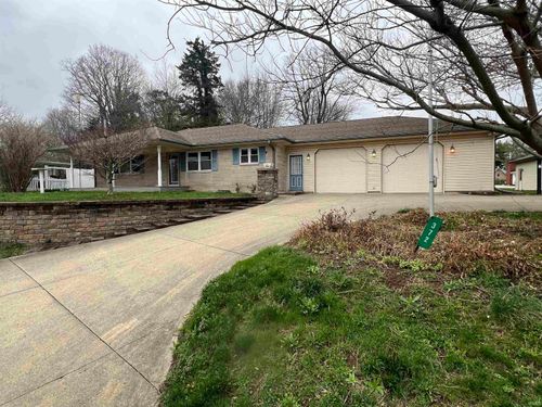 372 Locust Ln, Knightstown, IN, 46148-1031 | Card Image