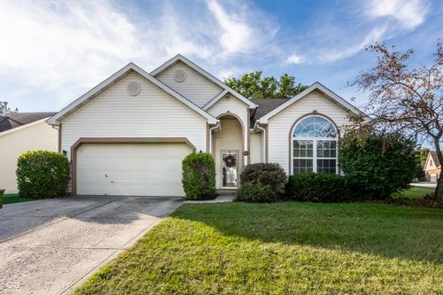 5853 Lost Oaks Dr, Carmel, IN, 46033-9575 | Card Image