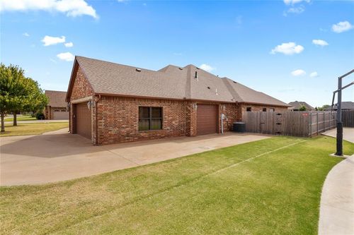 3525 Callaway, Weatherford, OK, 73096-9738 | Card Image