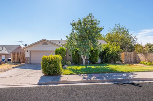 561 N Westridge Dr, St George, UT, 84770-6677 | Card Image