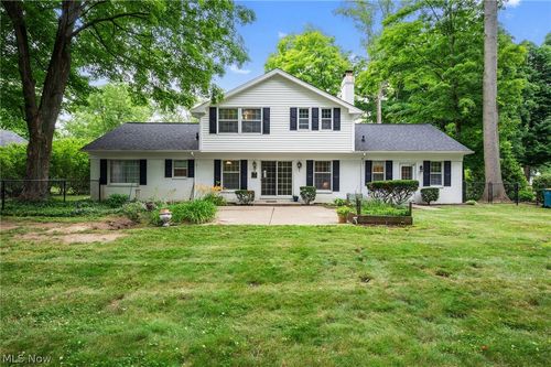 7676 Fairview Ave, Mentor, OH, 44060-5945 | Card Image
