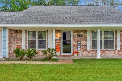 9108 Bryce Avenue, House other with 3 bedrooms, 2 bathrooms and null parking in Texas City TX | Image 2