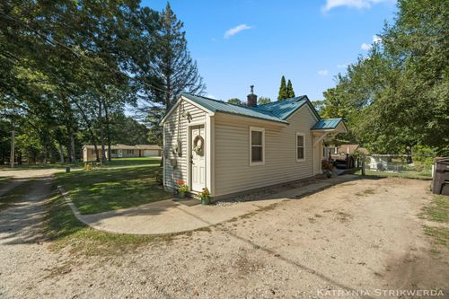 14758 152nd Ave, Grand Haven, MI, 49417-9506 | Card Image