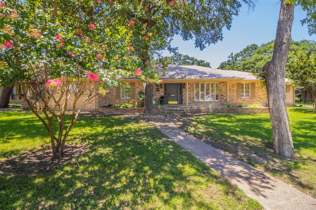 Westminster Dr, Grand Prairie, TX 75050