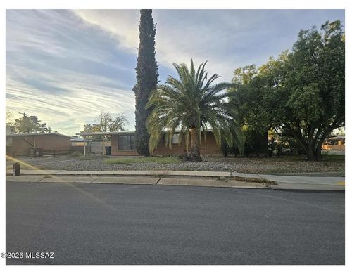 6902 E Calle Neptuno, Tucson, AZ, 85710-5446 | Card Image