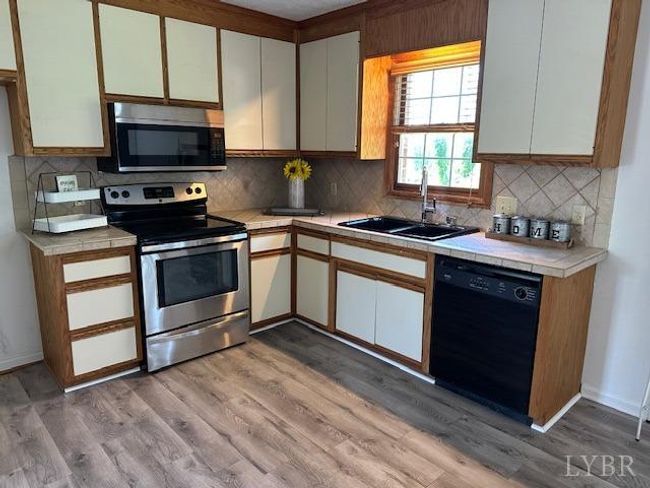 202 Rustwood Ct, Townhouse with 3 bedrooms, 2 bathrooms and null parking in Rustburg VA | Image 7