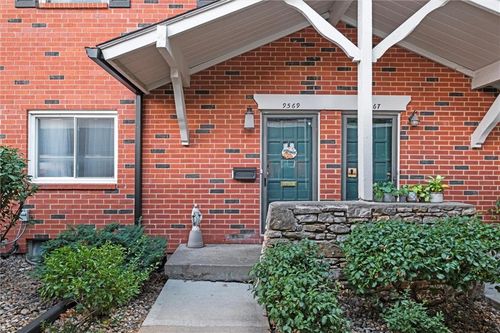 9569 Outlook Dr, Overland Park, KS, 66207-2837 | Card Image