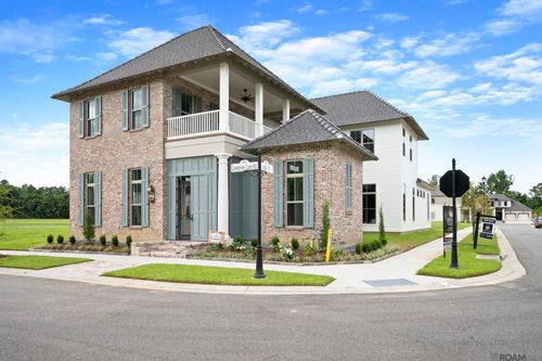 8638 Greenbrier Cove Rd, Baton Rouge, LA, 70817-4052 | Card Image