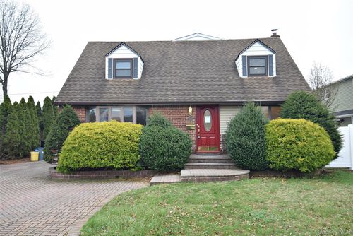 37 Amby Ave, Plainview, NY, 11803-3527 | Card Image